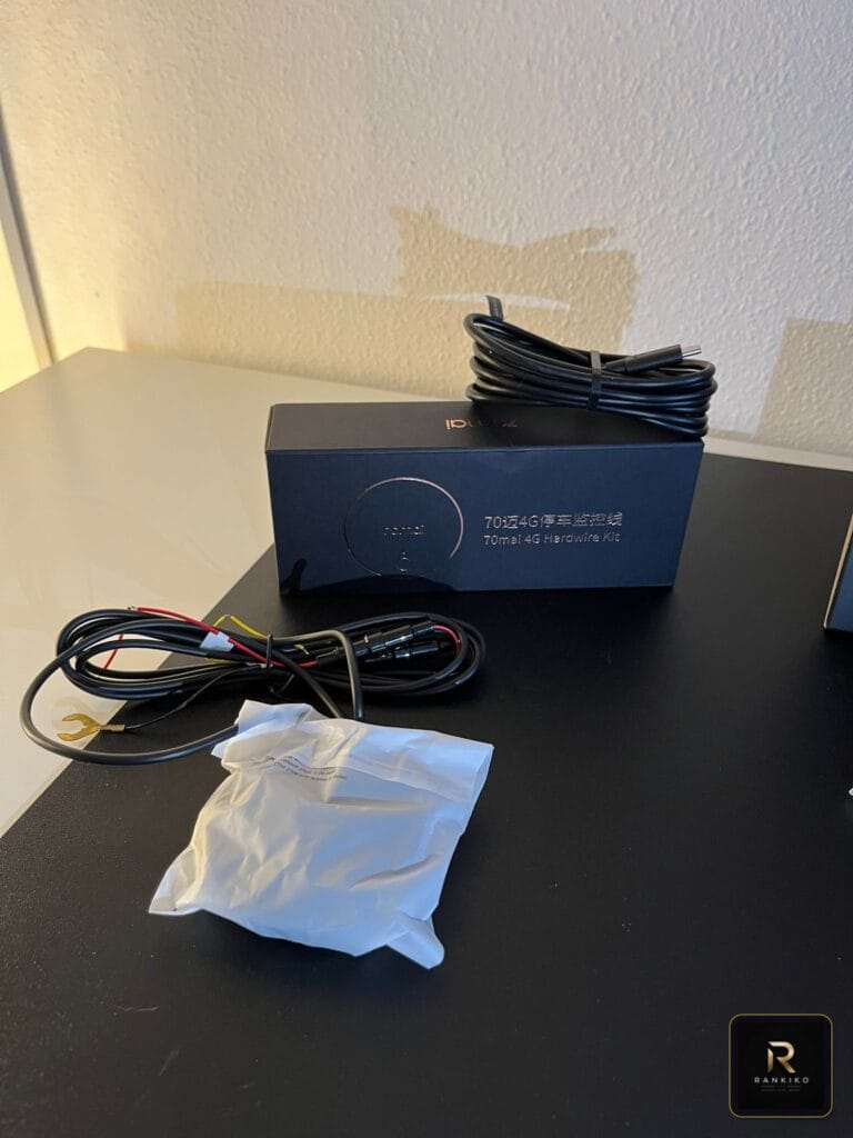 Kit 70mai UP04 4G con cableado para instalación de la dashcam M800 en vehículo