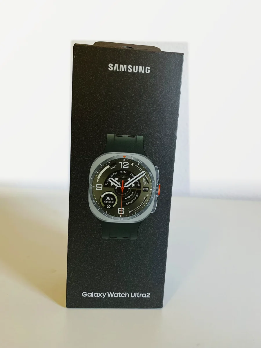 Caja cerrada del Samsung Galaxy Watch Ultra2 de Rankiko, vista de frente